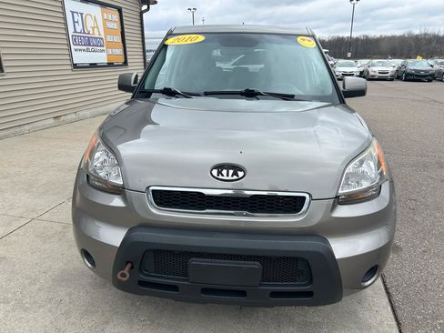 Used 2010 Kia Soul + image 2