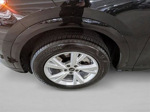 Certified 2025 Audi Q5 Premium w/ Convenience Package image 29