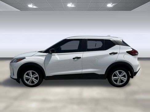Used 2024 Nissan Kicks S FWD image 2
