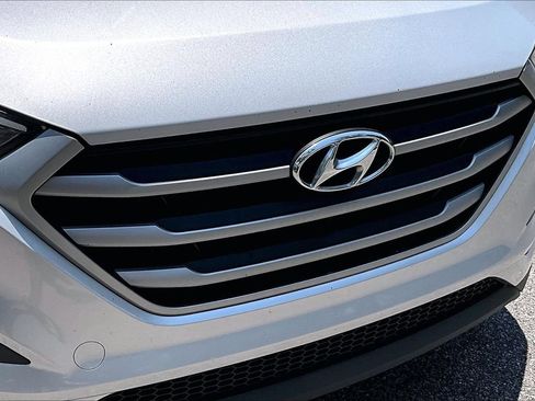 Used 2018 Hyundai Tucson SEL Plus FWD image 33