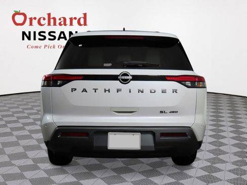 New 2026 Nissan Pathfinder SL image 4