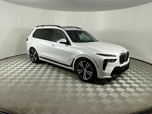 Used 2023 BMW X7 xDrive40i w/ Executive Package image 6
