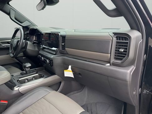 Used 2023 Chevrolet Silverado 1500 ZR2 w/ Technology Package image 14