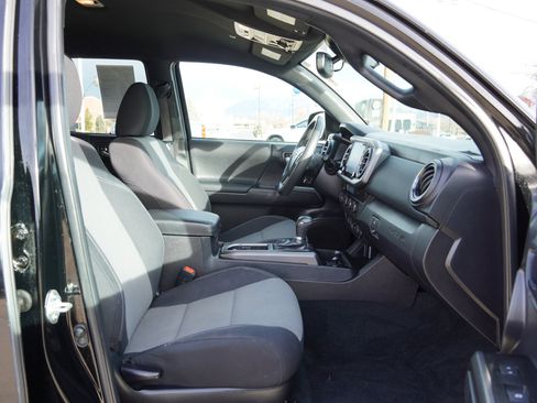 Certified 2023 Toyota Tacoma TRD Off-Road w/ Technology Package image 21