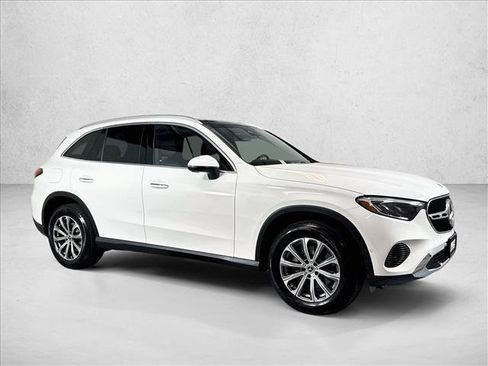 Used 2026 Mercedes-Benz GLC 300 4MATIC image 3