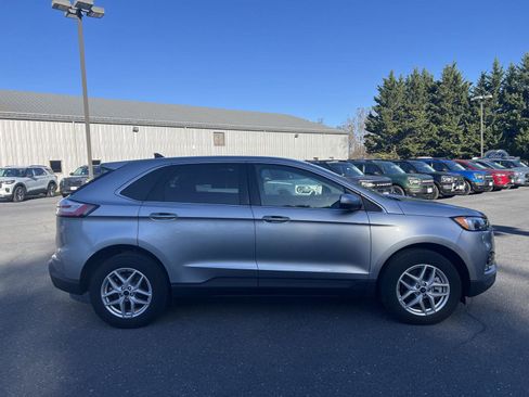 Used 2022 Ford Edge SEL w/ Convenience Package image 2