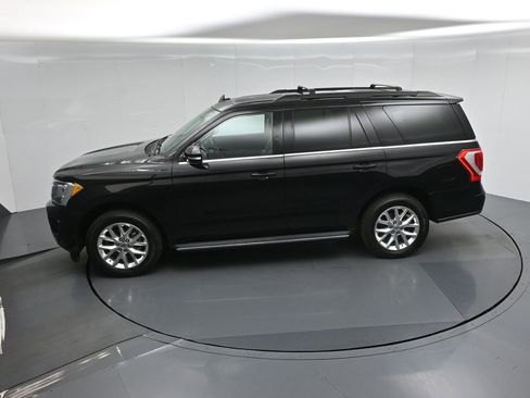 Certified 2021 Ford Expedition XLT RWD image 47