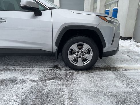 Used 2022 Toyota RAV4 XLE w/ Convenience Package image 9