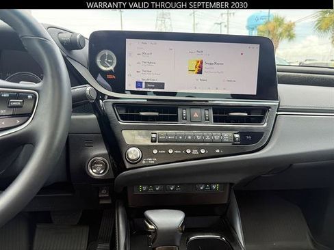 Used 2025 Lexus ES 300h w/ Premium Package FWD image 15