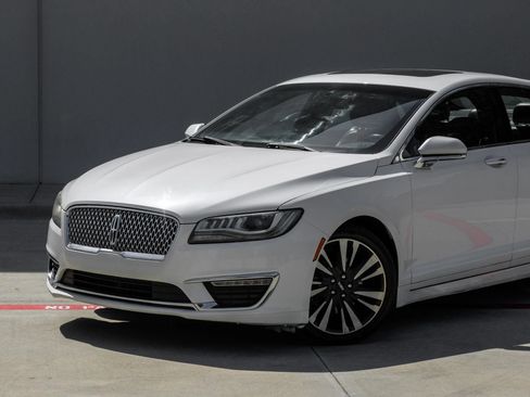 Used 2017 Lincoln MKZ Reserve FWD image 8