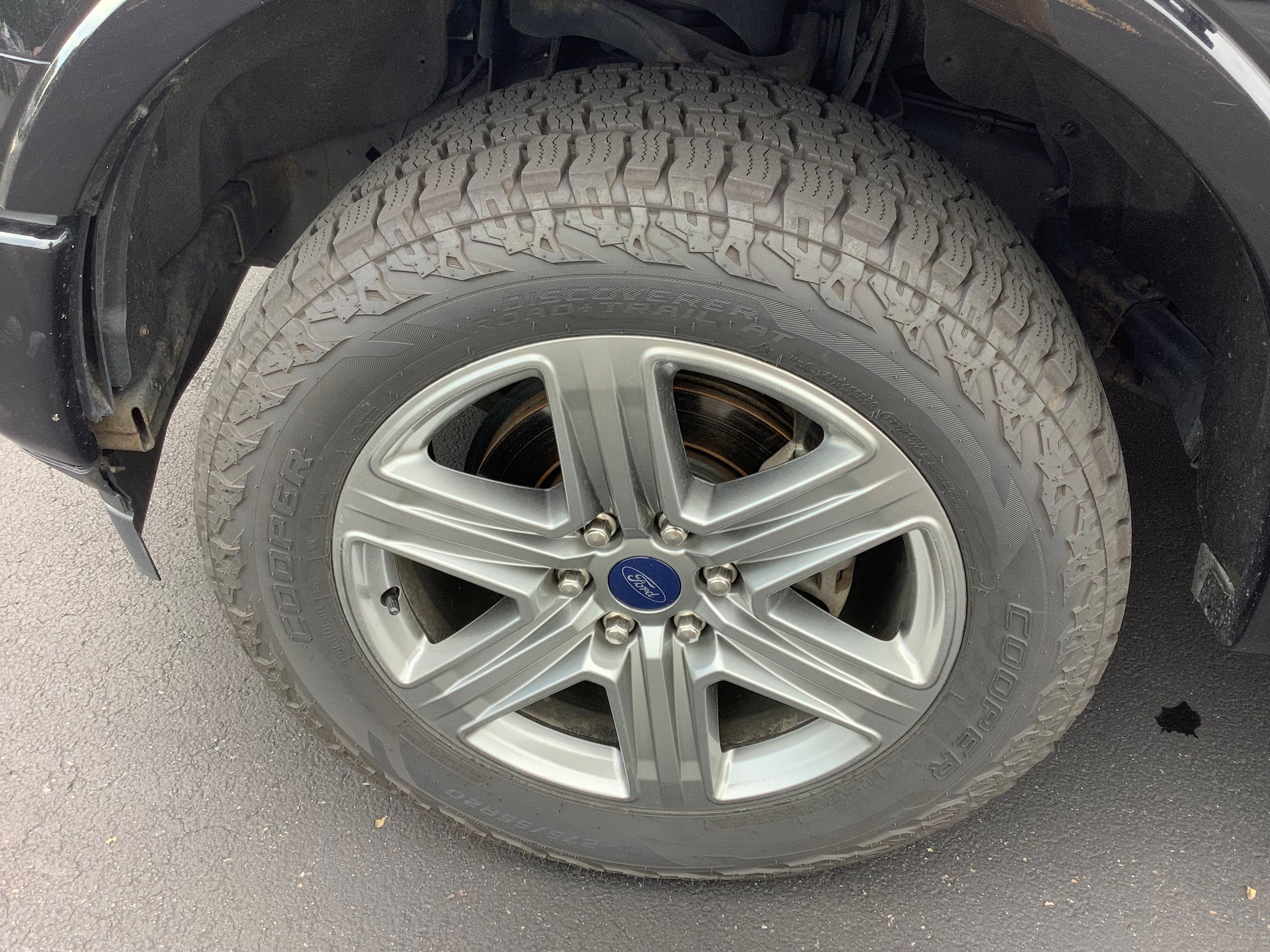 Used 2019 Ford F150 Lariat w/ Equipment Group 502A Luxury AWD/4WD image 4
