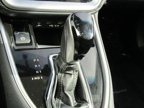 Used 2020 Subaru Outback Premium image 24