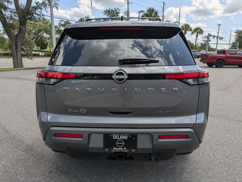 Used 2026 Nissan Pathfinder Platinum w/ Cargo Package FWD image 5
