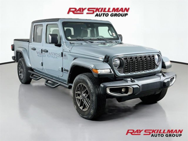 Used 2024 Jeep Gladiator Sport AWD/4WD image 1