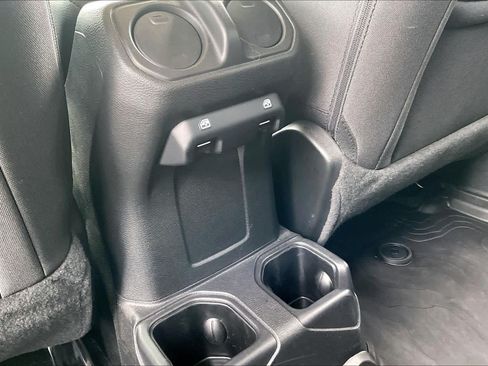 Used 2022 Jeep Wrangler Unlimited Sport AWD/4WD image 31