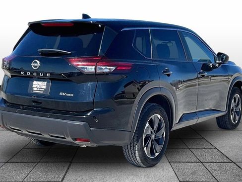 Used 2024 Nissan Rogue SV image 11