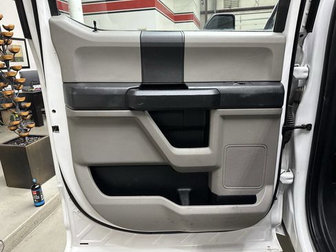 Used 2019 Ford F250 XL w/ Power Equipment Group image 12