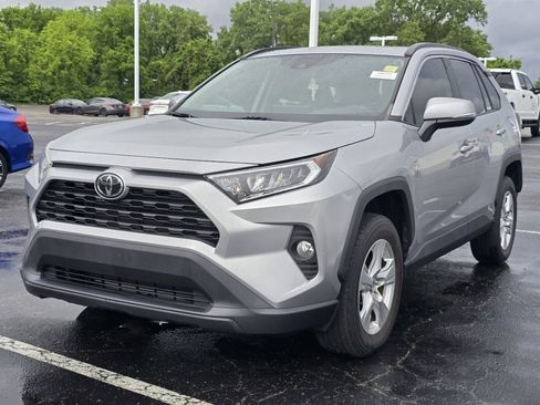 Certified 2020 Toyota RAV4 XLE w/ Convenience Package FWD image 3