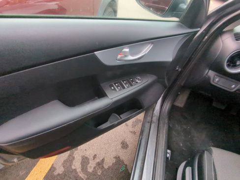 Used 2024 Kia Forte LX FWD image 8