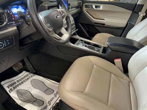 Certified 2024 Ford Explorer XLT w/ Equipment Group 202A image 6