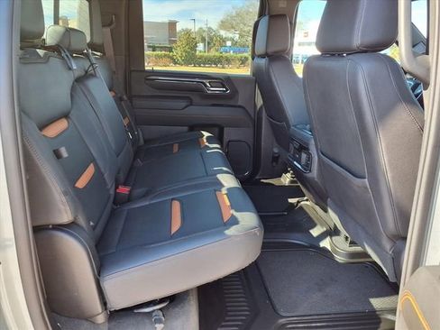 Used 2024 GMC Sierra 2500 AT4 w/ AT4 Preferred Package AWD/4WD image 17