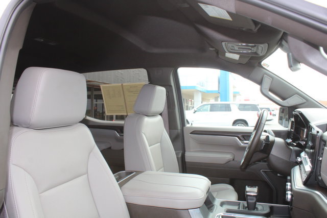 Used 2025 GMC Sierra 1500 SLT AWD/4WD image 16