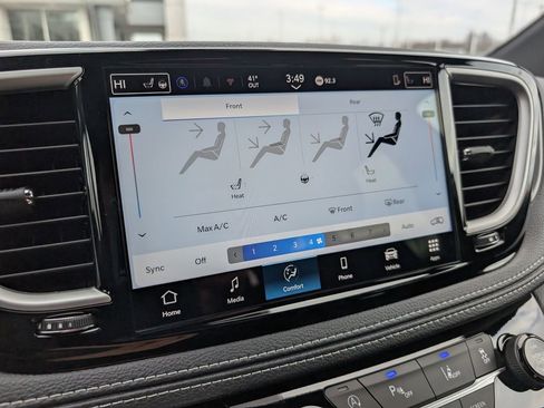 New 2026 Chrysler Pacifica Select FWD image 28