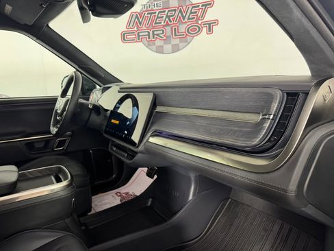 Used 2023 Rivian R1S Adventure image 12