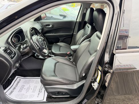 Used 2019 Jeep Compass Latitude image 12