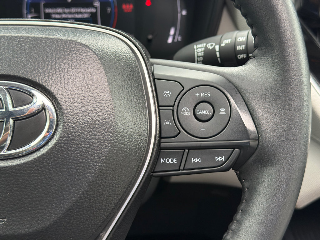 Used 2026 Toyota Corolla Cross LE w/ Moonroof Package FWD image 30