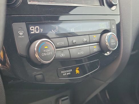 Used 2019 Nissan Rogue Sport SV image 29