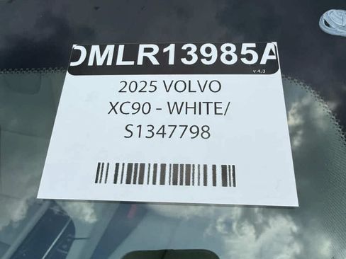 Used 2025 Volvo XC90 B5 Plus w/ Protection Package Premier AWD/4WD image 30