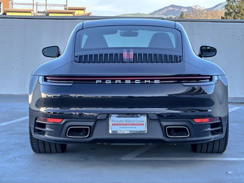 Used 2024 Porsche 911 Carrera w/ Premium Package image 7