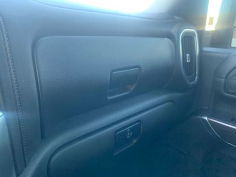 Used 2021 Chevrolet Silverado 2500 LT w/ Texas Edition image 29