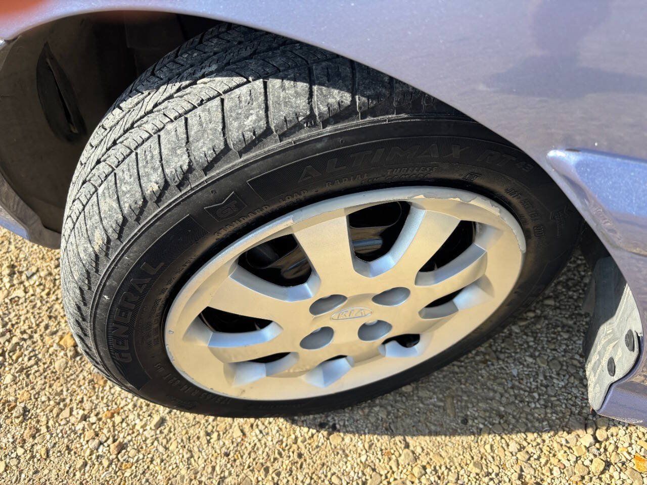 Used 2004 Kia Rio Sedan FWD image 4