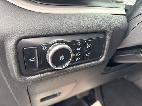 Used 2023 Ford Explorer XLT w/ Equipment Group 202A image 18