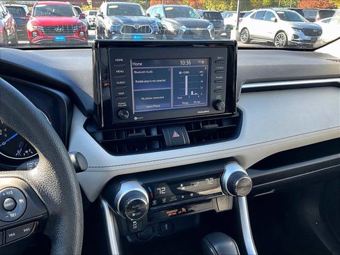 Used 2022 Toyota RAV4 XLE image 17