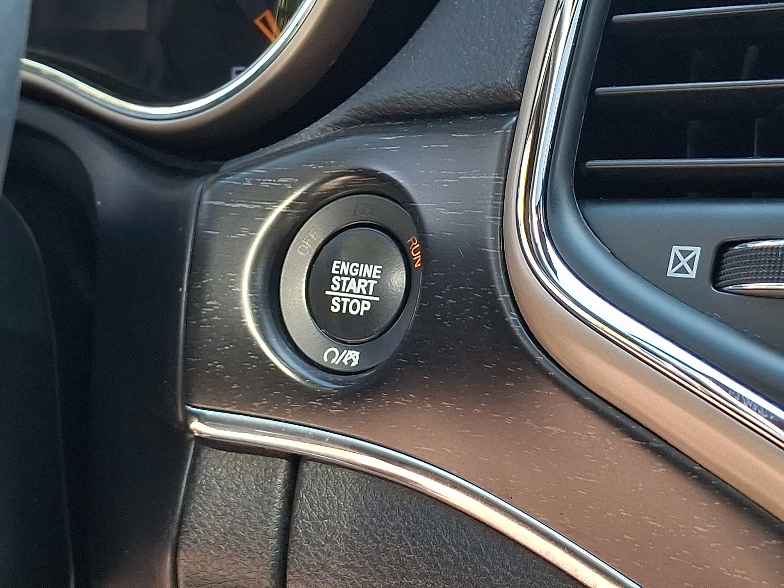 Used 2017 Jeep Grand Cherokee Limited AWD/4WD image 27