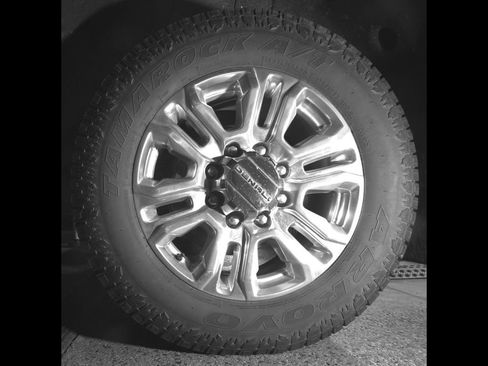 Used 2022 GMC Sierra 3500 Denali w/ Denali Ultimate Package AWD/4WD image 14