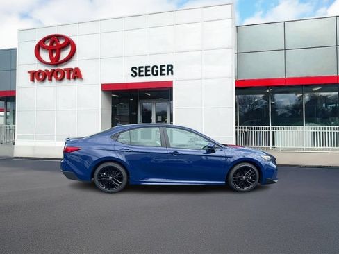 Used 2026 Toyota Camry SE FWD image 2