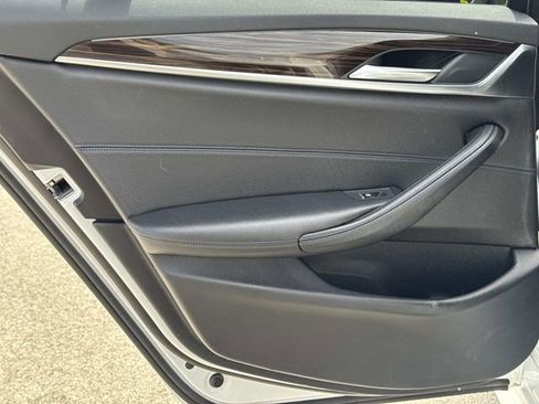Used 2018 BMW 530e xDrive w/ M Sport Package 2 AWD/4WD image 12