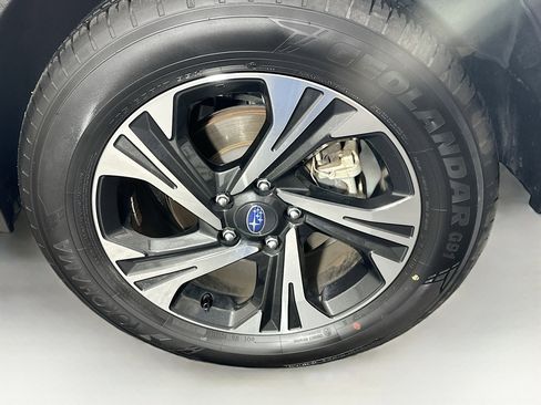 Used 2024 Subaru Crosstrek 2.0i Premium image 11