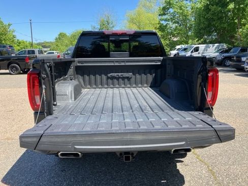 Used 2024 GMC Sierra 1500 AT4 w/ Technology Package AWD/4WD image 16