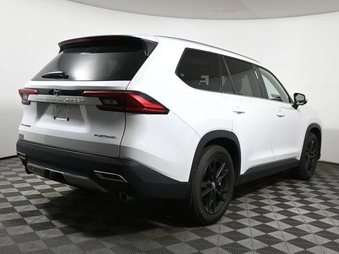 Used 2024 Toyota Grand Highlander AWD Hybrid image 6