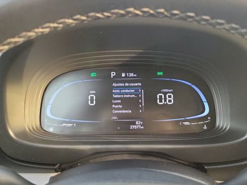 Used 2024 Hyundai Venue SEL FWD image 17