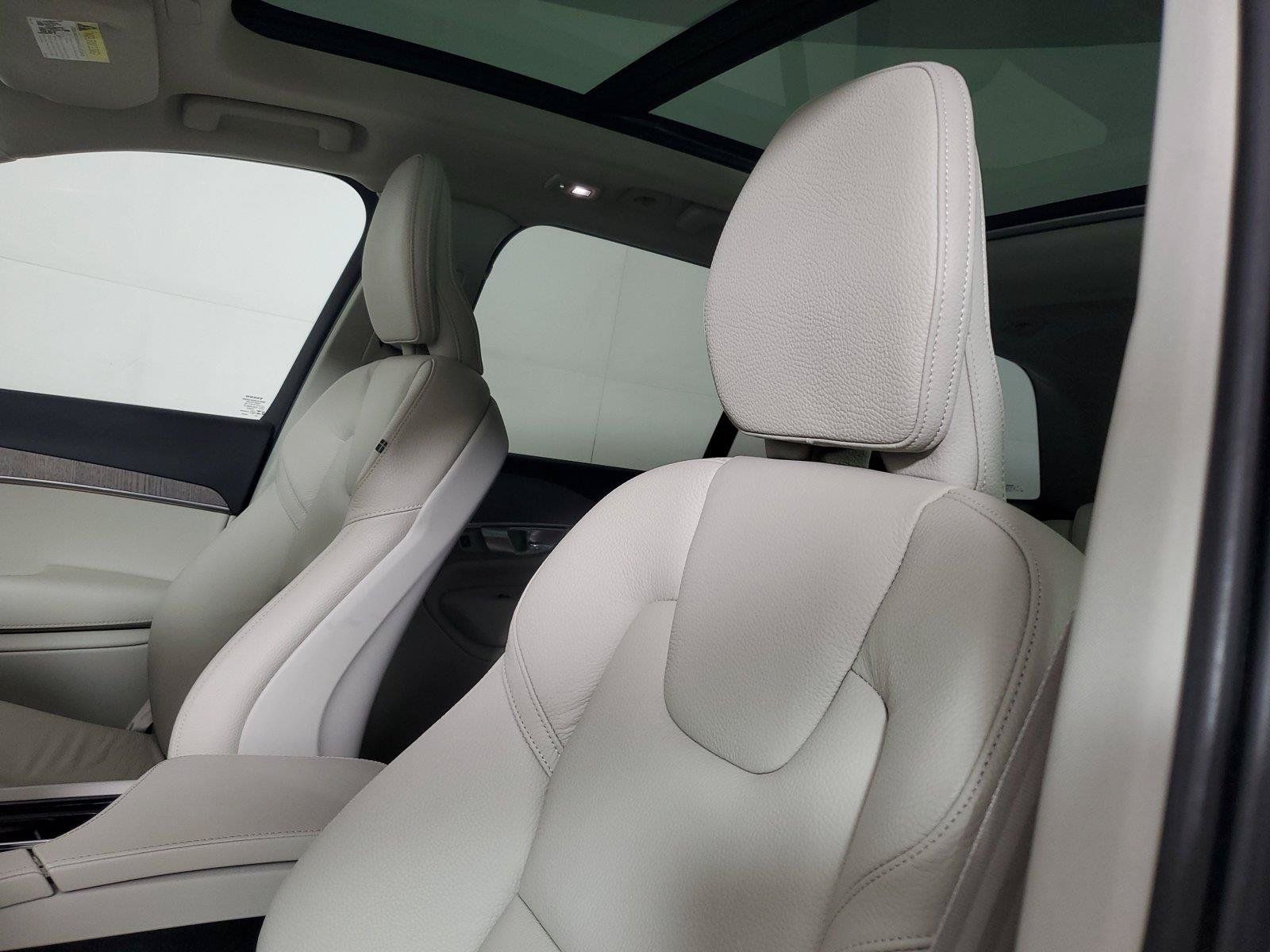 Certified 2024 Volvo XC90 T8 Plus AWD/4WD image 20