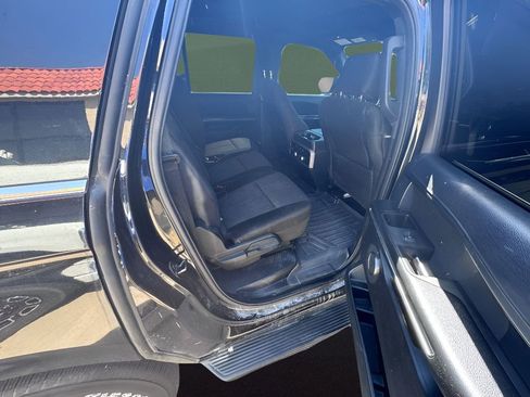 Used 2019 Ford Expedition Max XLT image 28