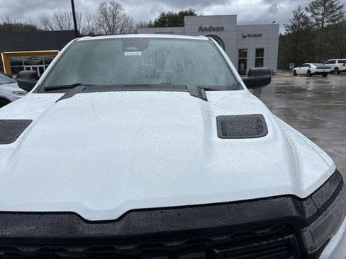 New 2026 RAM 1500 Express AWD/4WD image 16