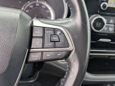 Used 2023 Toyota Highlander XLE AWD/4WD image 23