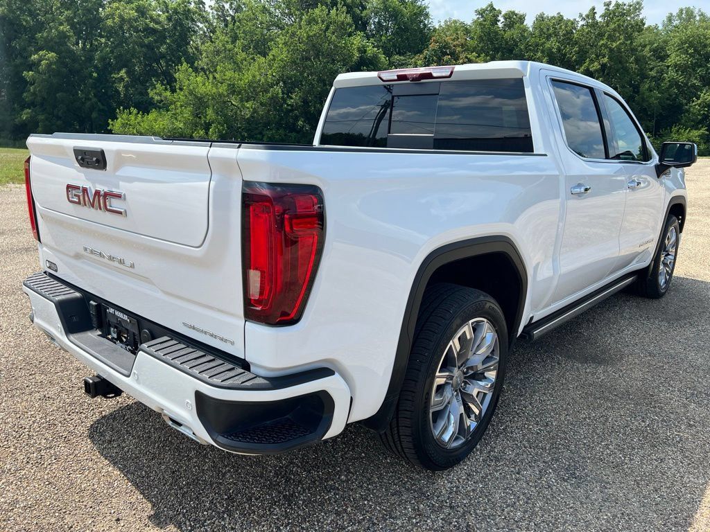 Used 2023 GMC Sierra 1500 Denali w/ Denali Reserve Package AWD/4WD image 3